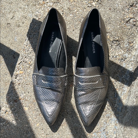 Marc Fisher Shoes - 🪩Marc Fisher Silver Snake Scale Embossed Loafers